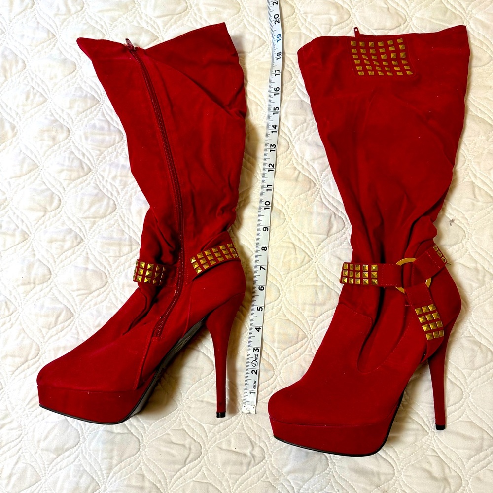 NWOT - Fahrenheit Heel Height Boots - Size 10